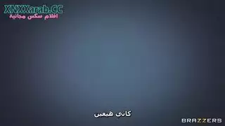 المحققة بزيها الرسمي تمص وتضاجع قضيبًا صلبًا ضخمًا