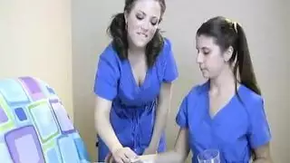 اثنين من الممرضات سكس
