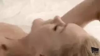 زوجان أوكرانيان شقيان يمارسان الجنس في كهف مليء بالخفافيش