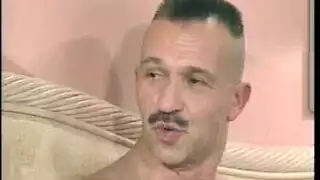 لواط قوي جدا و شاب يتناك من رجل اكبر منه