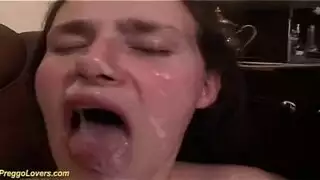 جنس عنيف مع عاشق أسمر للعاهرة الحامل