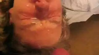 طبيب في سن المراهقة الروسية ضخمة الثدي