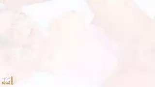 مراهقة متحولة سمراء في إيلاج مزدوج صريح
