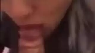 شرموطه تقلع ملط والبت هاجت وجسمها نار يصورها عريانه واهات دلع فيديو إباحي مجاني