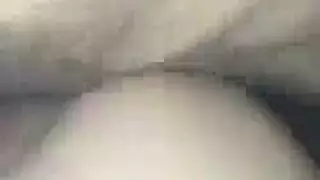 لقطة مقربة شديدة: زب يدخل بقوة في كس مبلل
