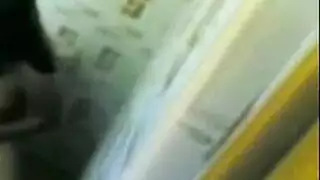 اخوها يمارس عاد سرية وهيا تشاهد