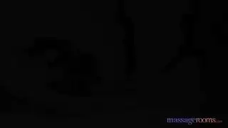 فتاة تاتي شهوتها
