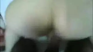 عرض تعري بقميص شفاف ينتهي بجنس مهيج في مهبلها