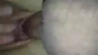 قذف متفجر في مهبلها العاري