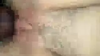 امي ماذا تفعلي لاشي لكن لاتخبر احد بمانفعله اتفقنا