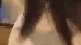 شابان في ملابس جنسية يستعدان لبعض الحركة المثيرة