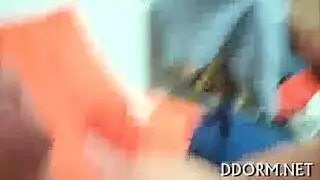 عذراء كرتونية تنزف في جماع عنيف