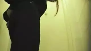 هاوية ترتدي كلوت تمارس سكس عنيف في فيلم إباحي منزلي