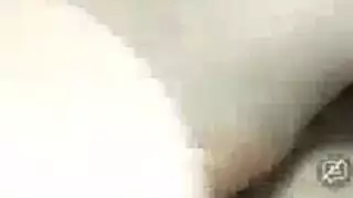 صديقة سمراء تلعق كس صديقتها الآسيوية المشعر في مشهد إباحي