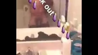 مصري حيحان يلعب بزبو في الموصلات