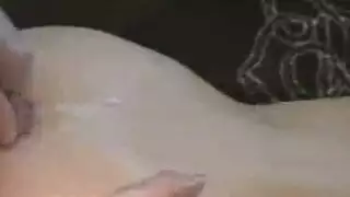 مترجم شاب يجتاز اختبار إباحي صريح