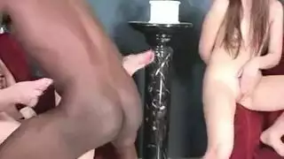 فتاة العزف المنفرد ذيل حصان السيولة النقدية