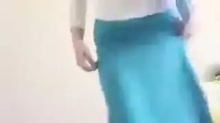 إباحية مصرية منزلية مع فتاة ريفية ممتلئة تأخذ قضيبًا كبيرًا
