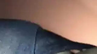 ثقوب ضيقة، مؤخرة كبيرة: جلسة إباحية خشنة من الخلف
