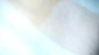 الطالبة يناس تأخذ قضيبًا سمينًا في الفصل