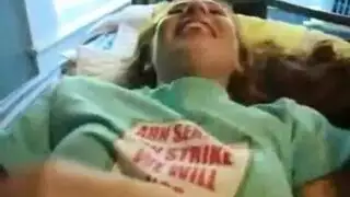 شهوة فموية جامحة – تلتهم عضوه بلا هوادة