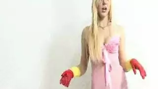 حارّات سودانيات يثملن ويتعرضن لجنس جماعي