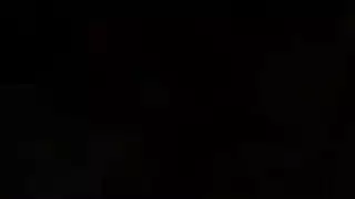 زوجين مثارين يمارسان الجنس تحت ضوء القمر