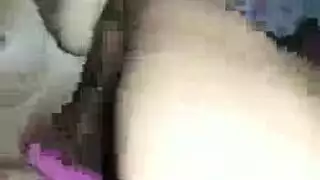 جلسة بوكاكي فوضوية: شباب يغطون الوجه بالسائل المنوي