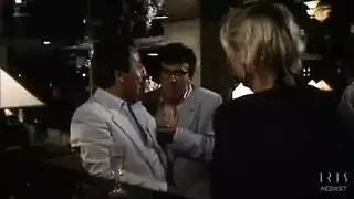فيلم إيطالي إباحي كامل: جماع مكثف بين زوجين