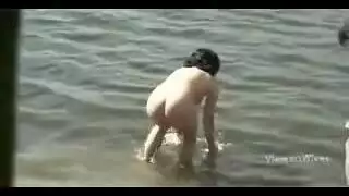 شاب ينط علي جاره بليل ويلاقي مراته نائمه عبايه فردانيه وينيكه بلعفيه