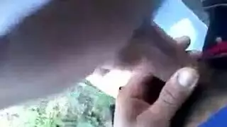 بنت عمته تمص زبه تحت طاولت العشاء