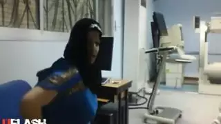 ولد ينيك حبيبتو ويصوره تصوير مخفي