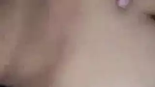 جولة خشنة لفتى شرقي نحيف