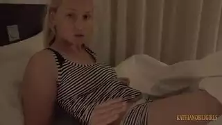 صديقت الاخت تنام عاريه