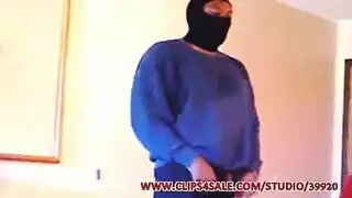 مراهقة عاهرة تأخذ قضيبًا كبيرًا
