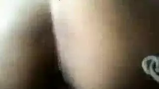 فحل شرق أوسطي زائد الوزن في وضعية كلابية شديدة