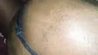 مغمى عليها ومرسومة بكريم سميك