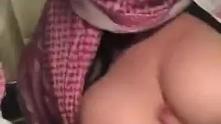 عرض الثدي فتاة عربية