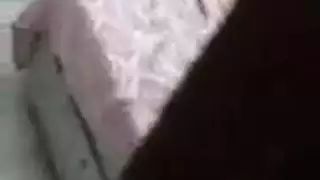 عاهرة تركية متحمسة تتلقى زبين صلبين