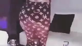 كس مبلل لأم عربية يتسع
