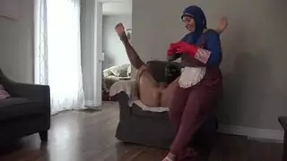 مدبرة منزل منحرفة تمص وتنيك زب مجهول
