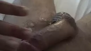 سائح فرنسي وحشي يلقح خادمة الفندق