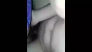 سحاقيات عربيات ممتلئات الصدر في احتكاك مهبلي عنيف