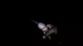 شاب بالغ يستمني لمشاهدة فتيات تمارس الجنس السحاقي
