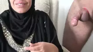زوجة الديوث العربية في الحجاب