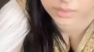 جمال عربية يتوسل لنشوة أفلامك الإباحية على جسدها