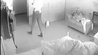 نيك البنت التي تغير الملابس في غرفت الملابس