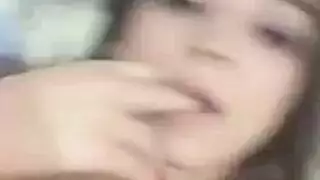 عاهرة مفلسة بريتاني في جنس جماعي صريح لسداد الديون