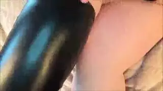 ذروة سكس من الخلف مع انفجار قذف عصيري على الوجه