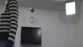 شاب يعصر بزاز بنت بايده